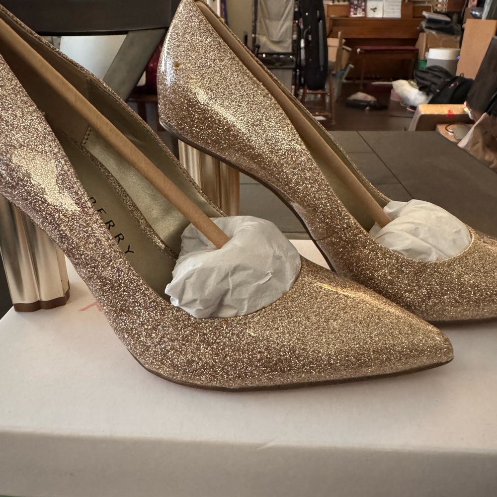 Katy Perry Dellilah Gold Glitter Pumps